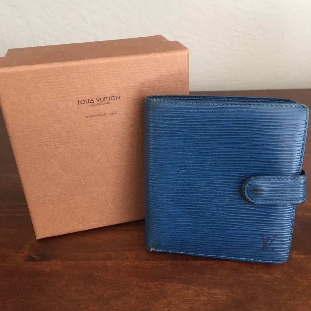 Authentic Louis Vuitton Wallet in Blue Epi Leather with Box - Great CONDITION!